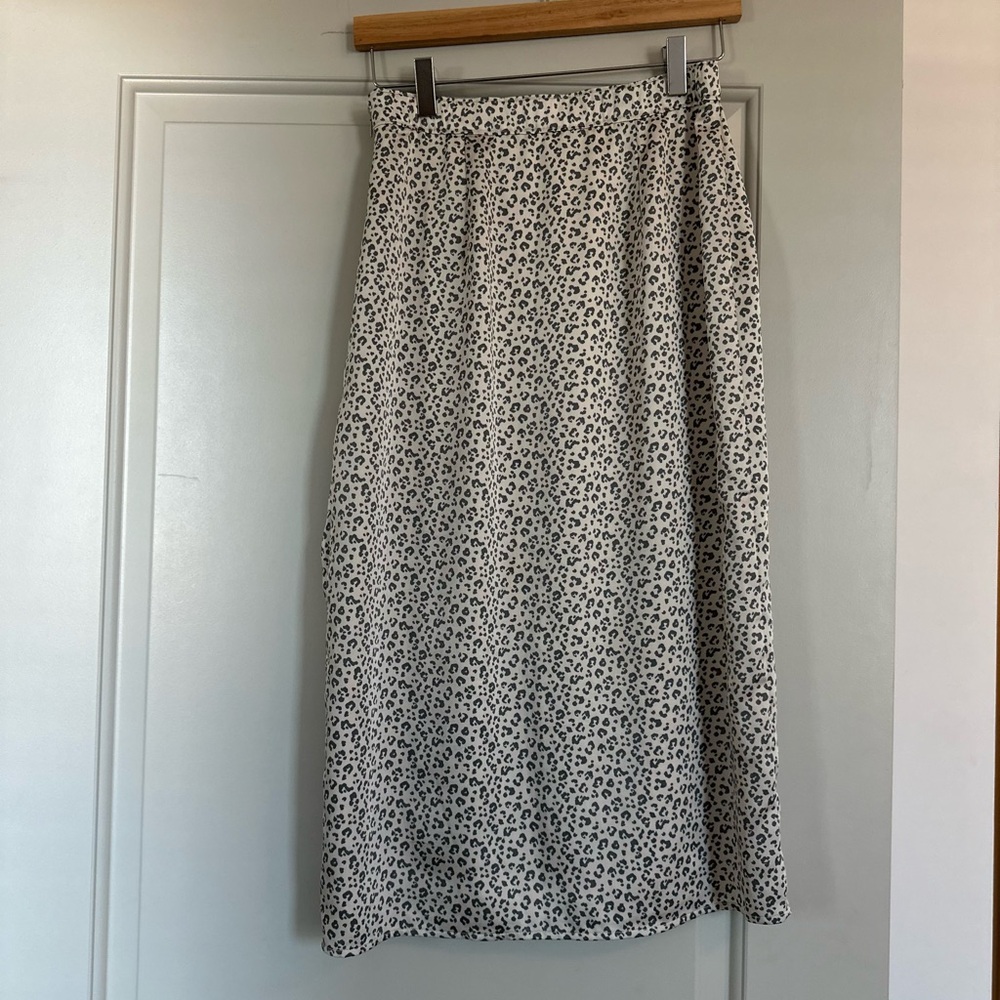 A&F Satin Leopard Print Midi Skirt - Picture 2 of 2